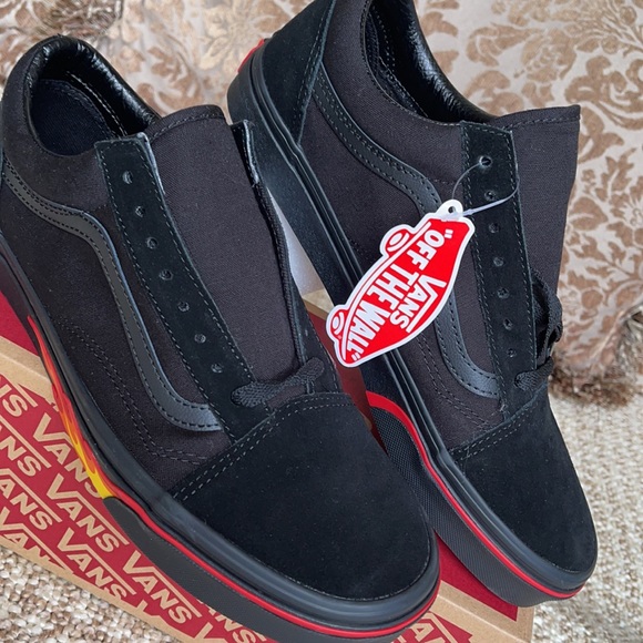 Vans WMNS Old Skool
(Flame Wall) Black/Black
VN0A38G1Q8Q
Sneakers - Picture 10 of 16